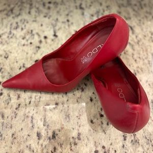 Beautiful ALDO candy red stilettos in size 6.5